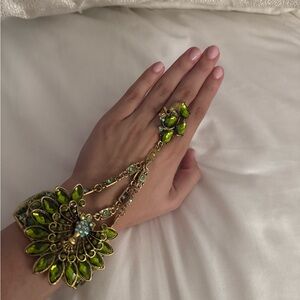 Green and Gold Hand Jewelry Set